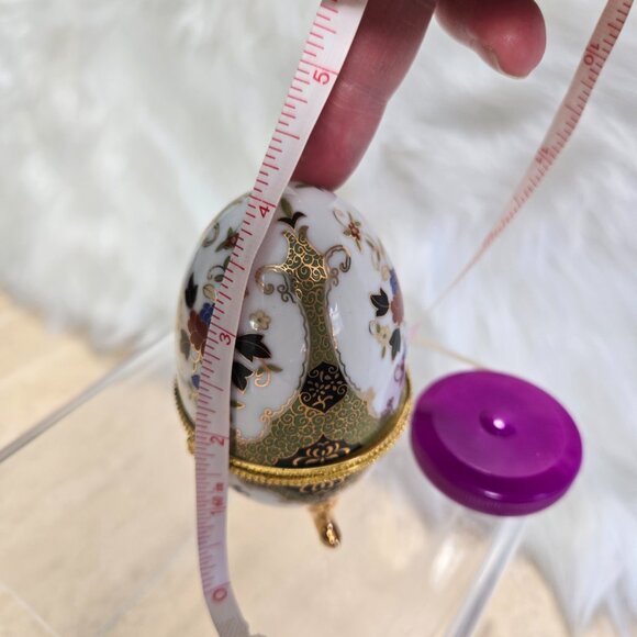 Porcelain Egg Shaped Trinket Box Floral Design Green Scroll 4"T - Picture 9 of 9